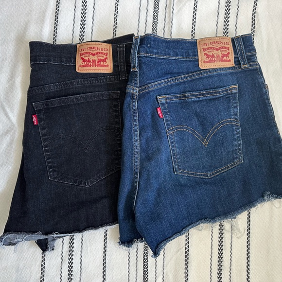 Levi's High Rise Denim Shorts - Black - Size 33 - Picture 2 of 6